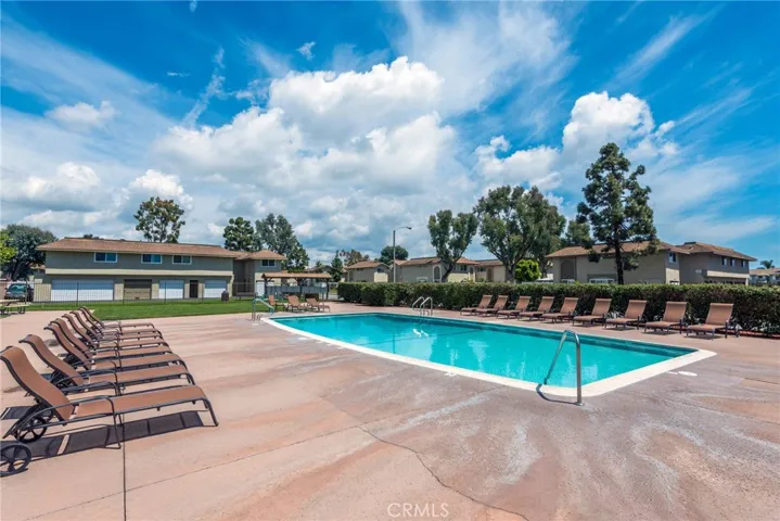9552 Bickley 7, Huntington Beach, California 92646