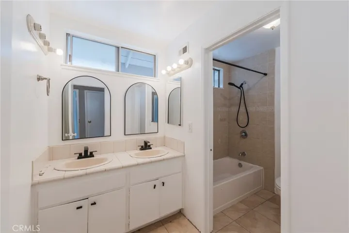 9552 Bickley 7, Huntington Beach, California 92646