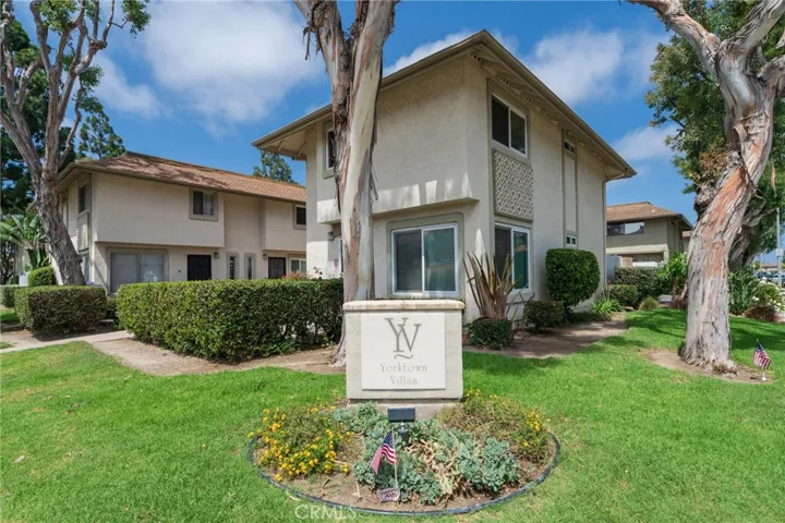 9552 Bickley 7, Huntington Beach, California 92646