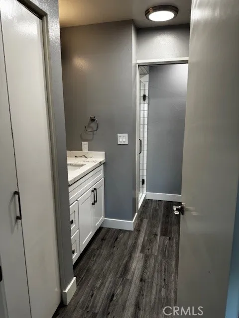 En-suite 3/4 bathroom