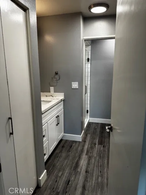 En-suite 3/4 bathroom