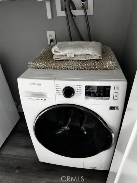 Washer & dryer included