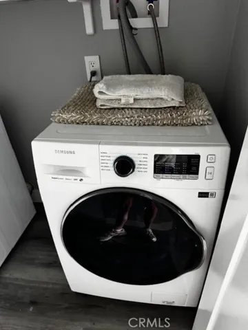 Washer & dryer included