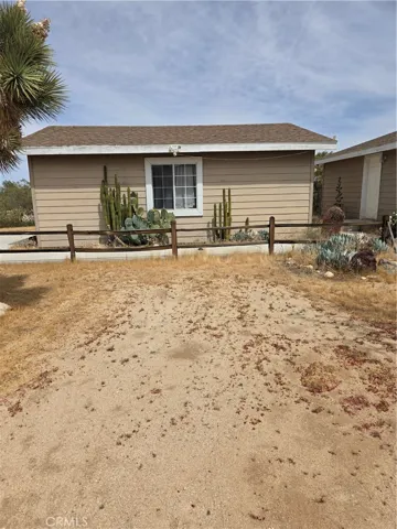 Detached garage