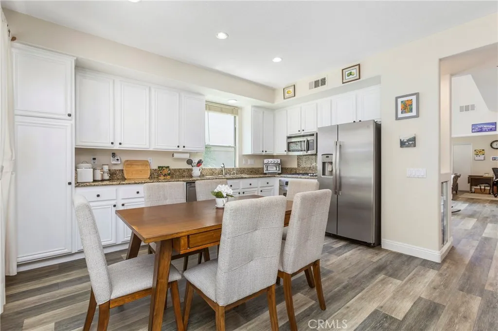 Kitchen with dining table