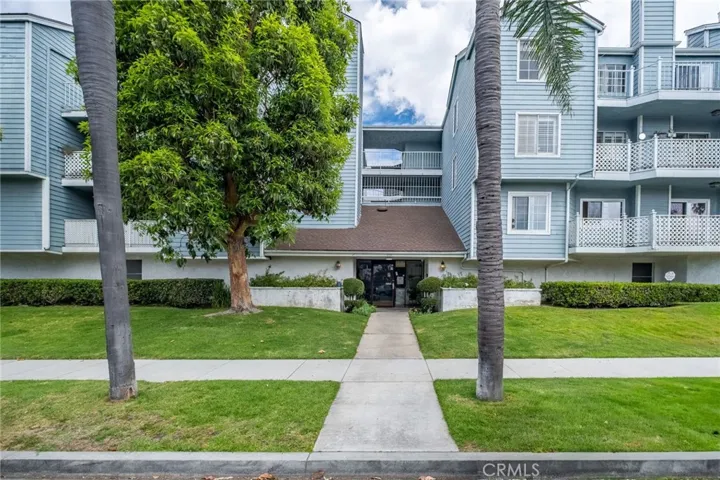 955 E 3rd 202, Long Beach, California 90802