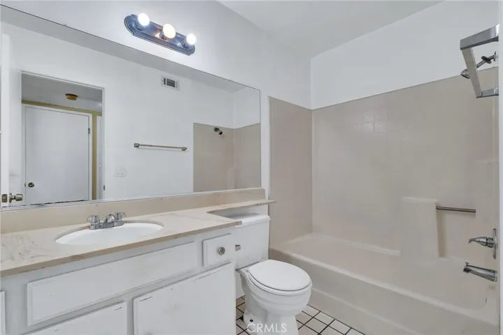 955 E 3rd 202, Long Beach, California 90802