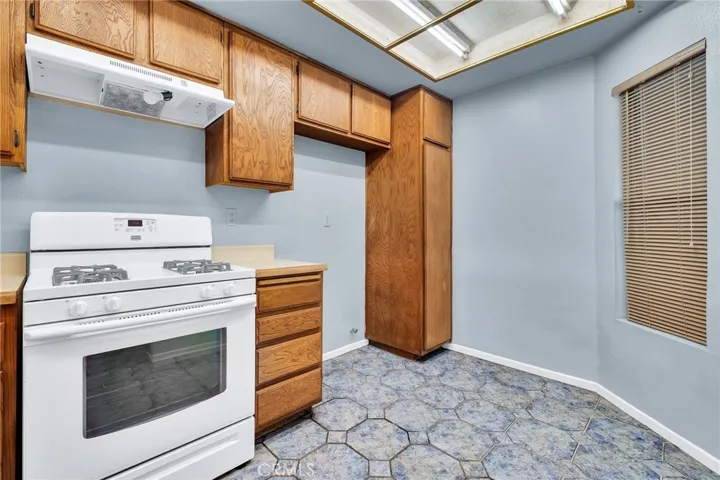 955 E 3rd 202, Long Beach, California 90802