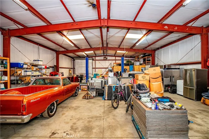 nside of 40x20 shop