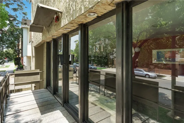 320 S Gramercy Place 302, Los Angeles, California 90020