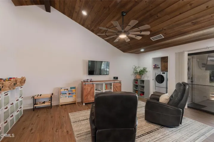 08_living_room_4
