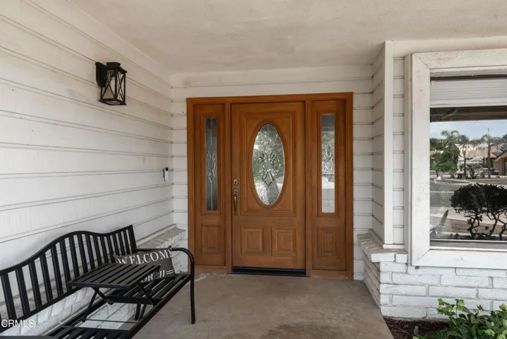 04_front_exterior_4