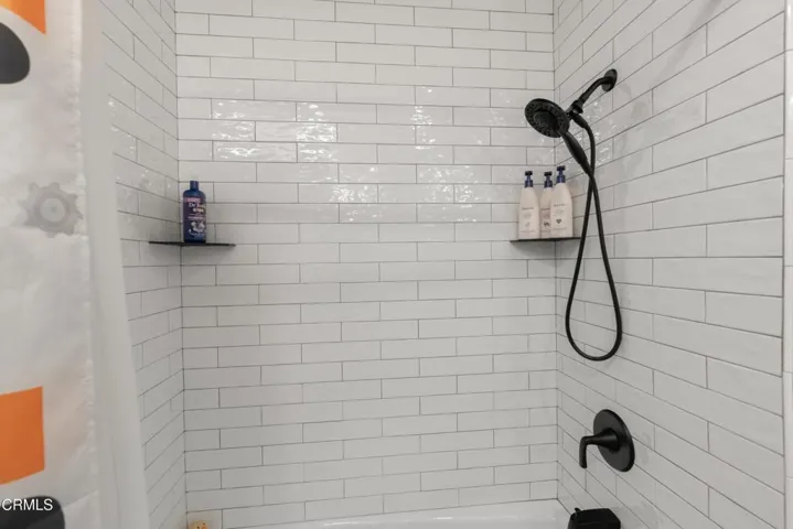 24_bathroom_4