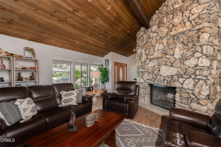 06_living_room_2