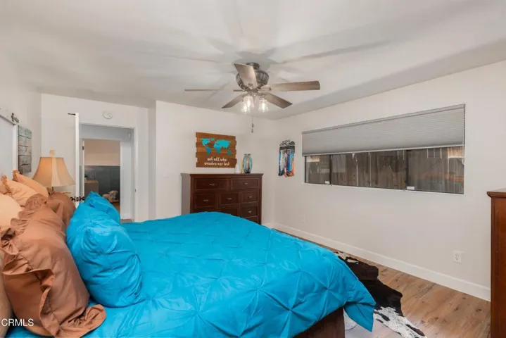16_bedroom_1