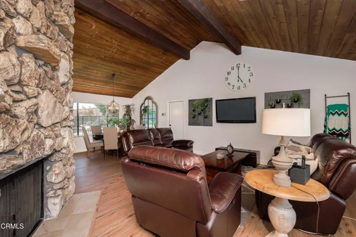 07_living_room_3
