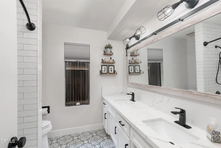 23_bathroom_3