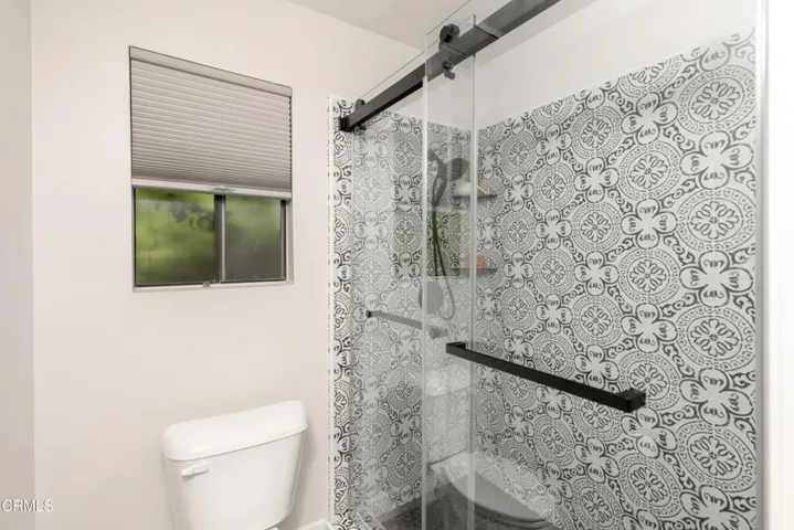 22_bathroom_2
