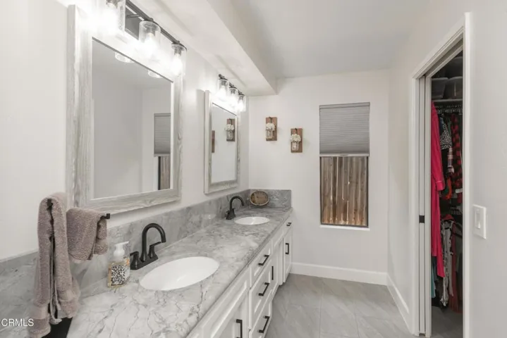21_bathroom_1