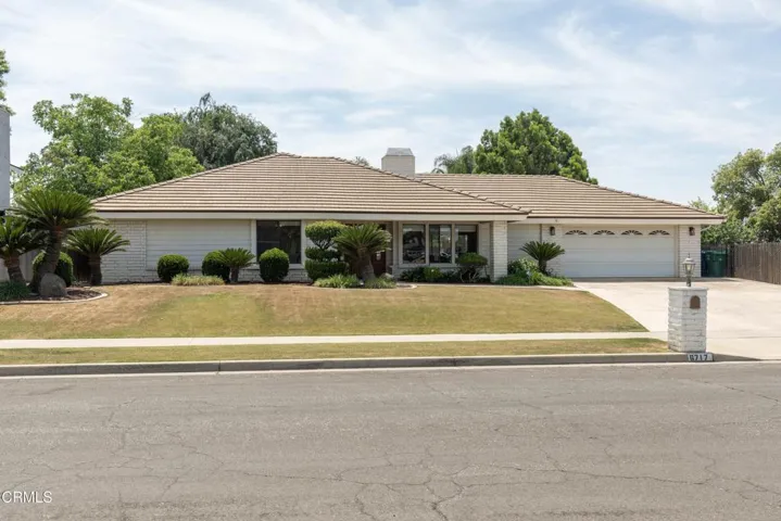 03_front_exterior_3