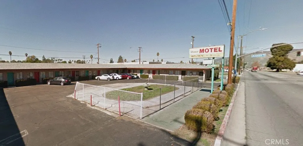 475 N San Jacinto