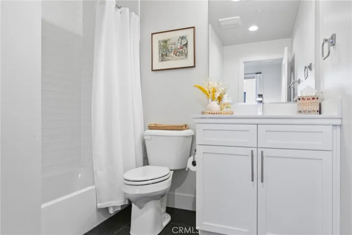 2460 Victoria 102, San Luis Obispo, California 93401