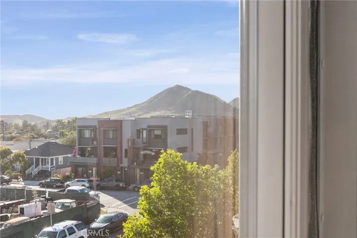 2460 Victoria 102, San Luis Obispo, California 93401