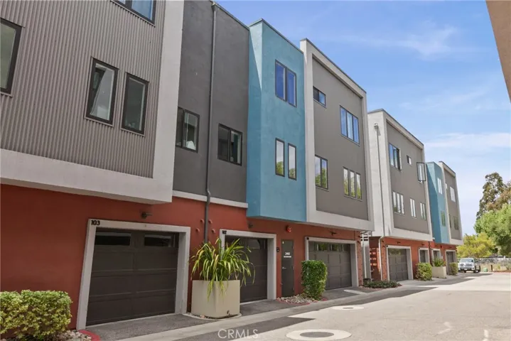 2460 Victoria 102, San Luis Obispo, California 93401