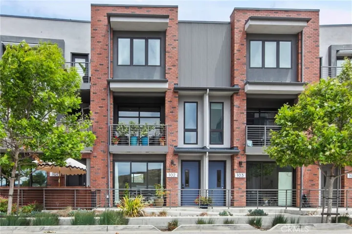 2460 Victoria 102, San Luis Obispo, California 93401