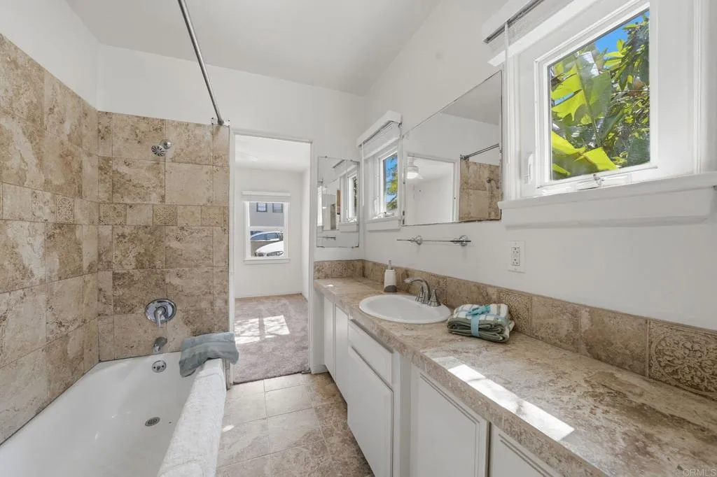 3211 Menlo, San Diego, California 92105 — photo 4