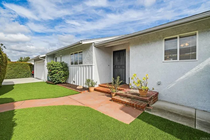 unit #2 1145 ESF with Garage and view