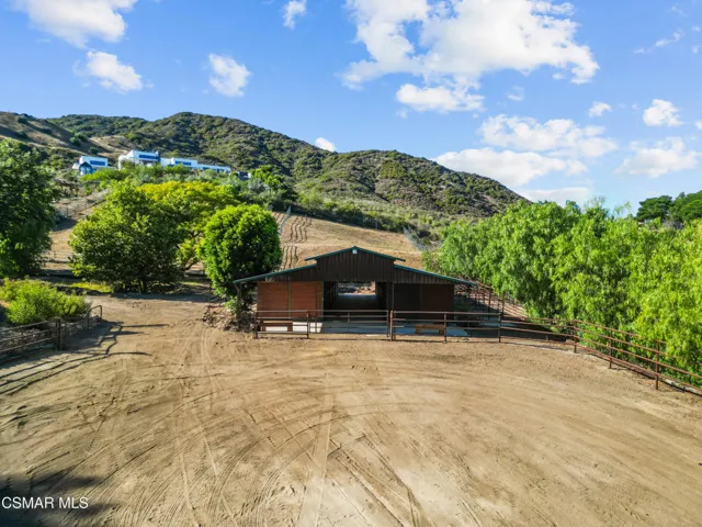 barn 2