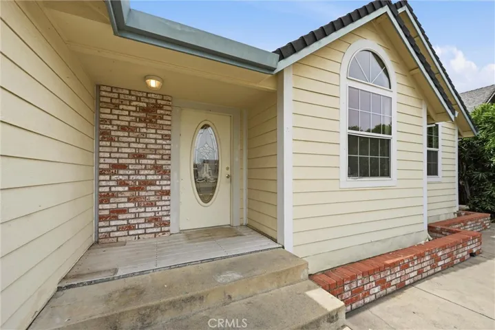 Welcoming front porch.