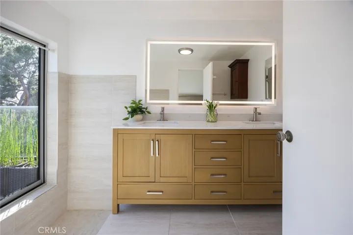1452 Cloyden Road, North Tustin, California 92705