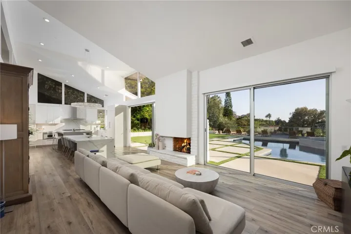 1452 Cloyden Road, North Tustin, California 92705