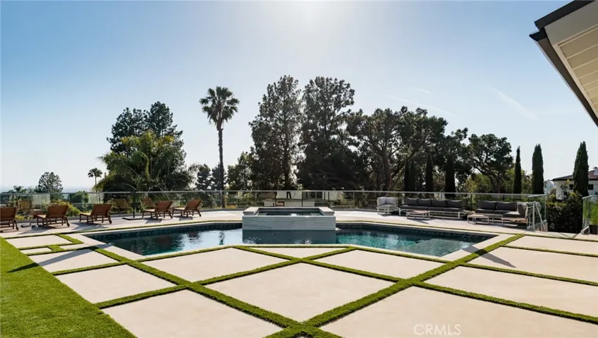 1452 Cloyden Road, North Tustin, California 92705