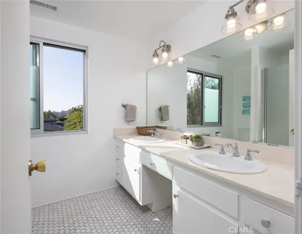 1452 Cloyden Road, North Tustin, California 92705