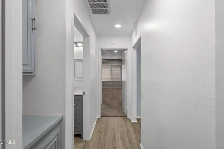39107 Hallway 1