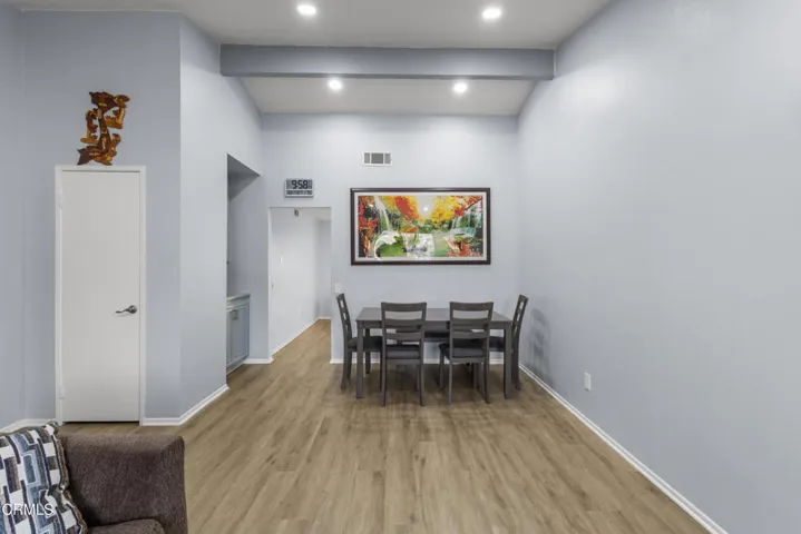 39107 Living Room 7