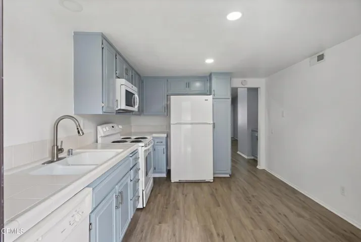 39107 Kitchen 3