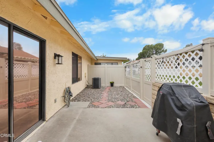 39107 Patio 3