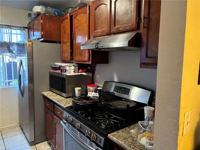 9313 Hickory, Los Angeles, California 90002