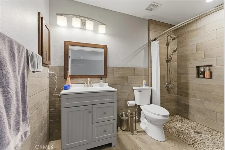 En-Suite 1