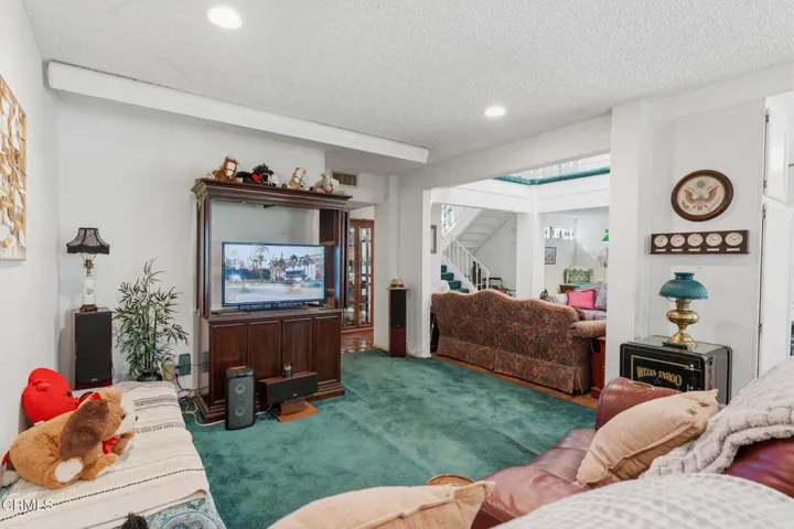 790 North Valley Dr_19