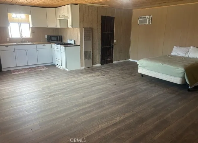 View facing kitchen and bathroom