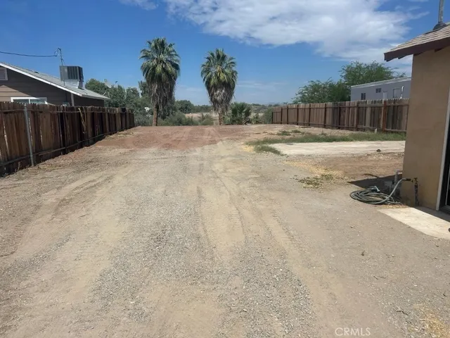 Large lot that fronts the canal waterway
