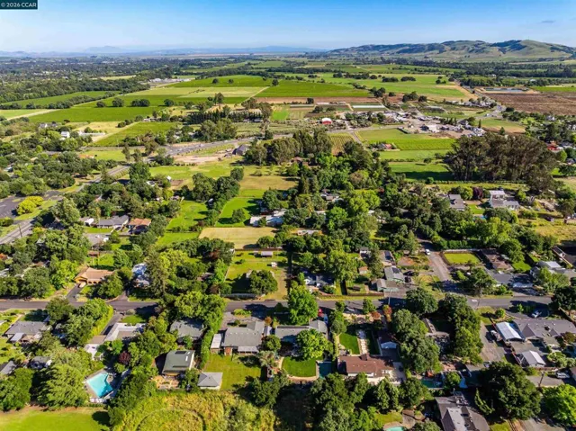 19317 Olive Ave, Sonoma, California 95476