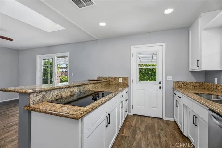 1566 Corsica Place, Costa Mesa, California 92626