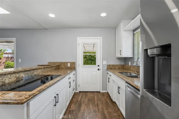 1566 Corsica Place, Costa Mesa, California 92626