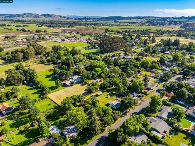 19317 Olive Ave, Sonoma, California 95476